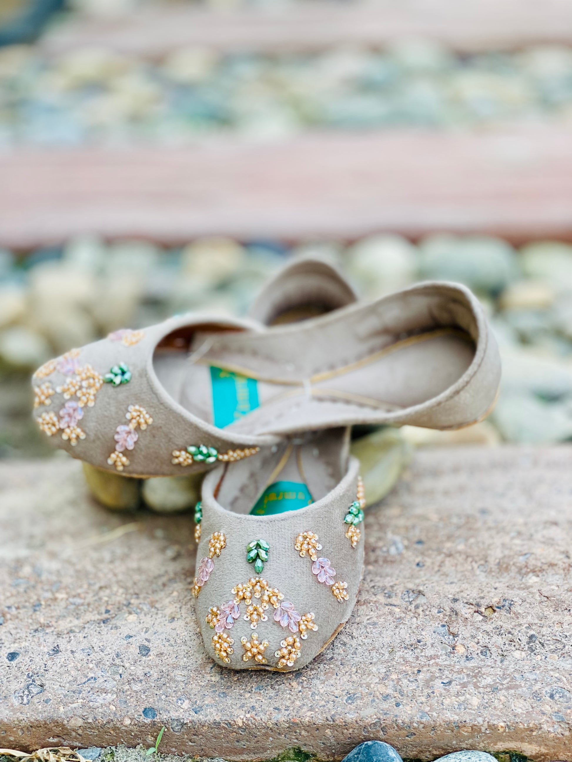Hoor Jahan - Delicate Beadwork Elegant Khussa - Zumrut by Amir 