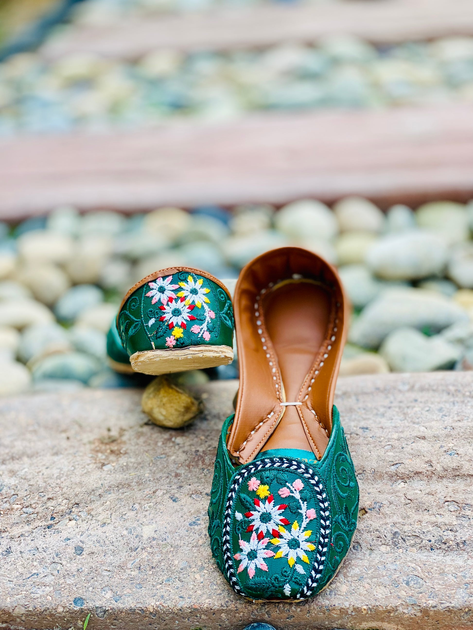 Leaflight Charm - Green Vibrant Floral Khussa - Zumrut by Amir 