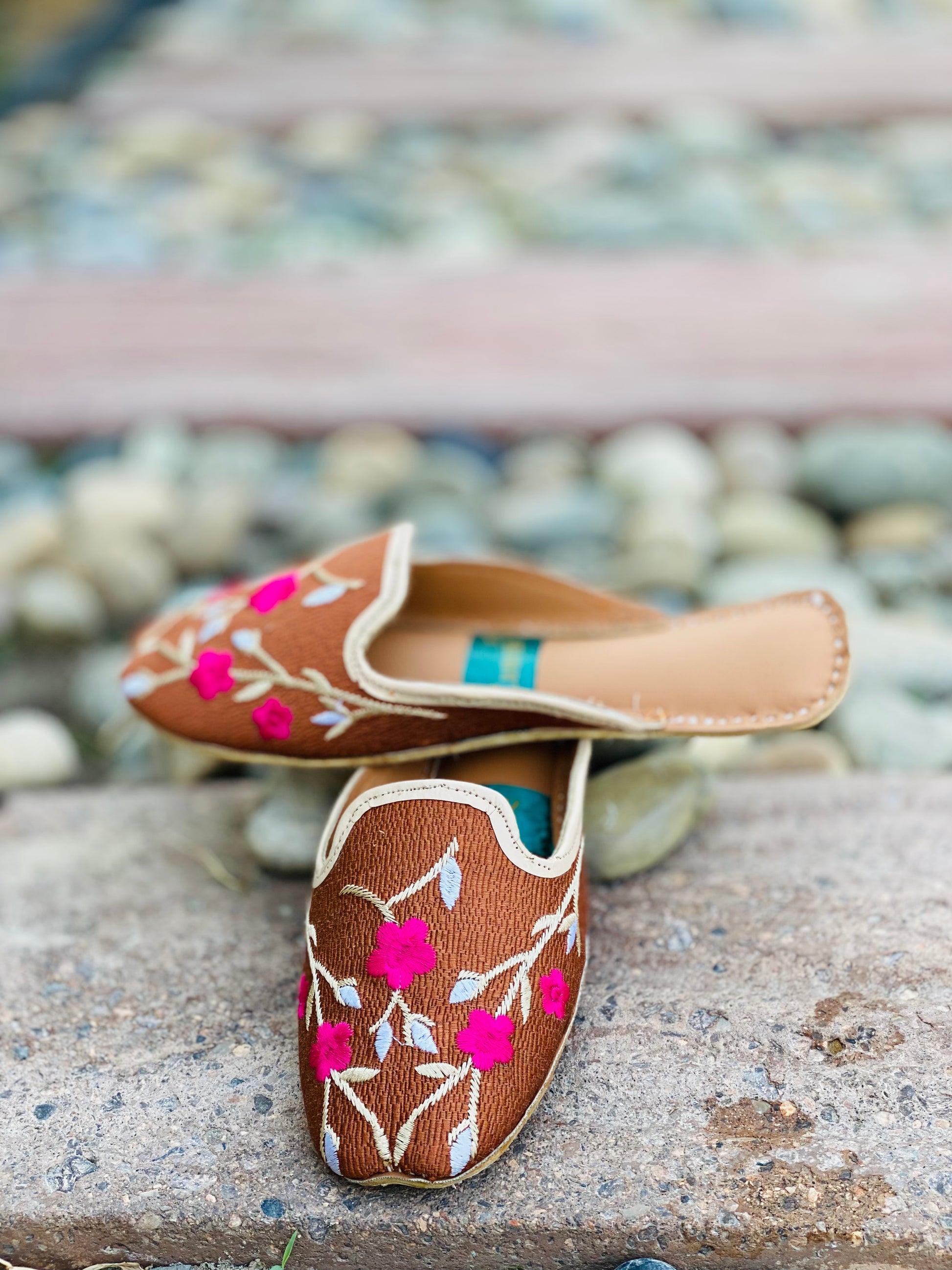 Blossom Whisper - Floral Embroidered Khussa - Zumrut by Amir 