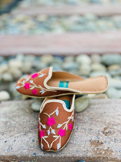 Blossom Whisper - Floral Embroidered Khussa - Zumrut by Amir 
