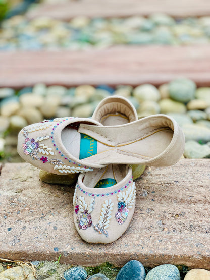 Rang-e-Zindagi - Cream Vibrant Beadwork Khussa - Zumrut by Amir 